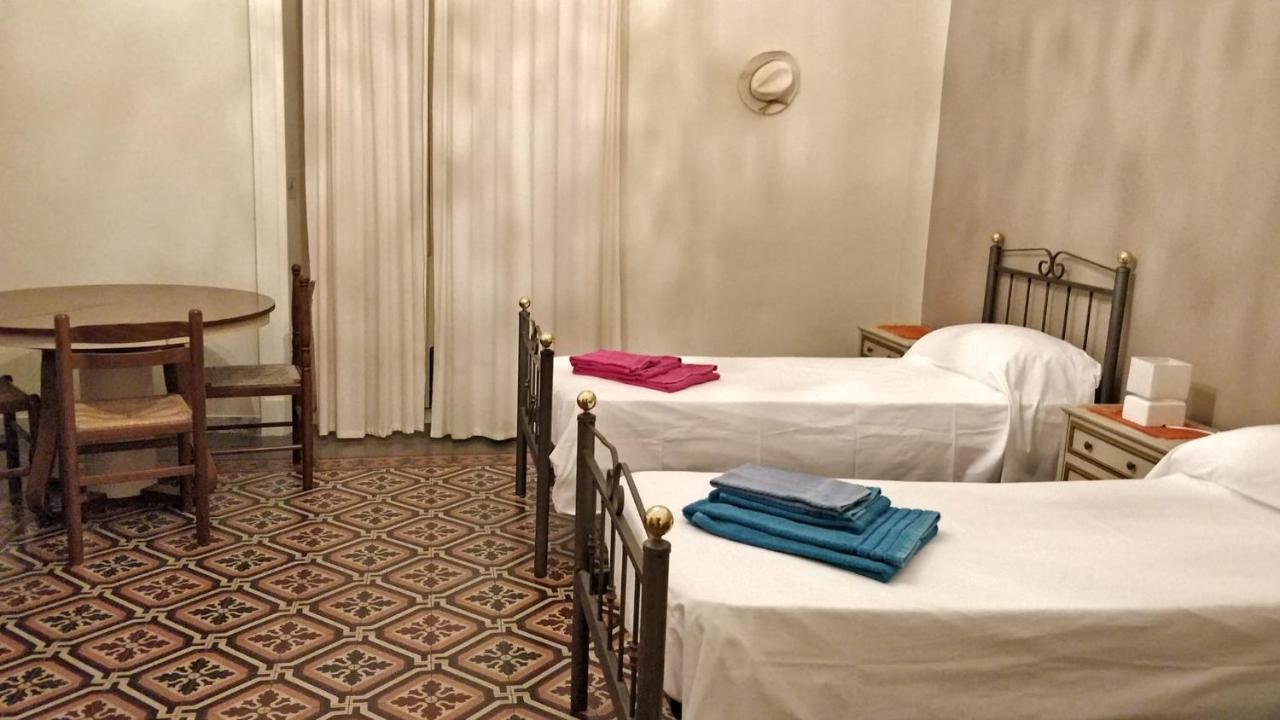 Adriano'S House Catania Cathedral First Floor Appartement Buitenkant foto
